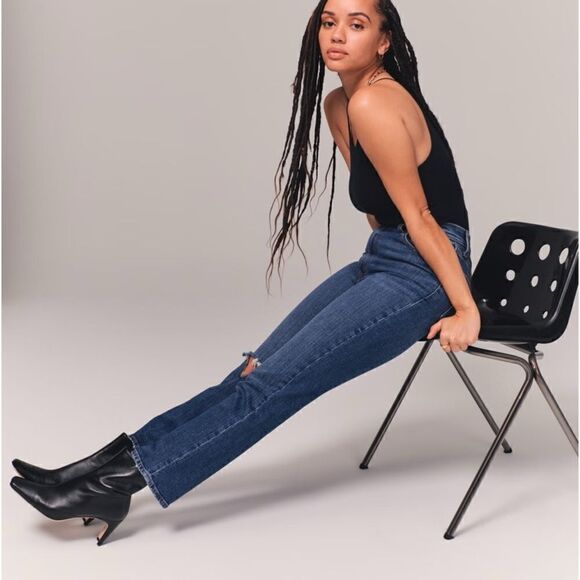 Abercrombie & Fitch | Curve Love Ultra High Rise Ankle Straight Jean | 27 XS - Picture 2 of 10